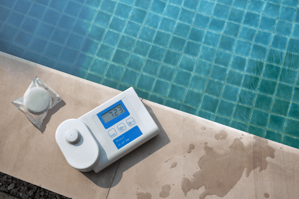 PoolsideWhiteTablet